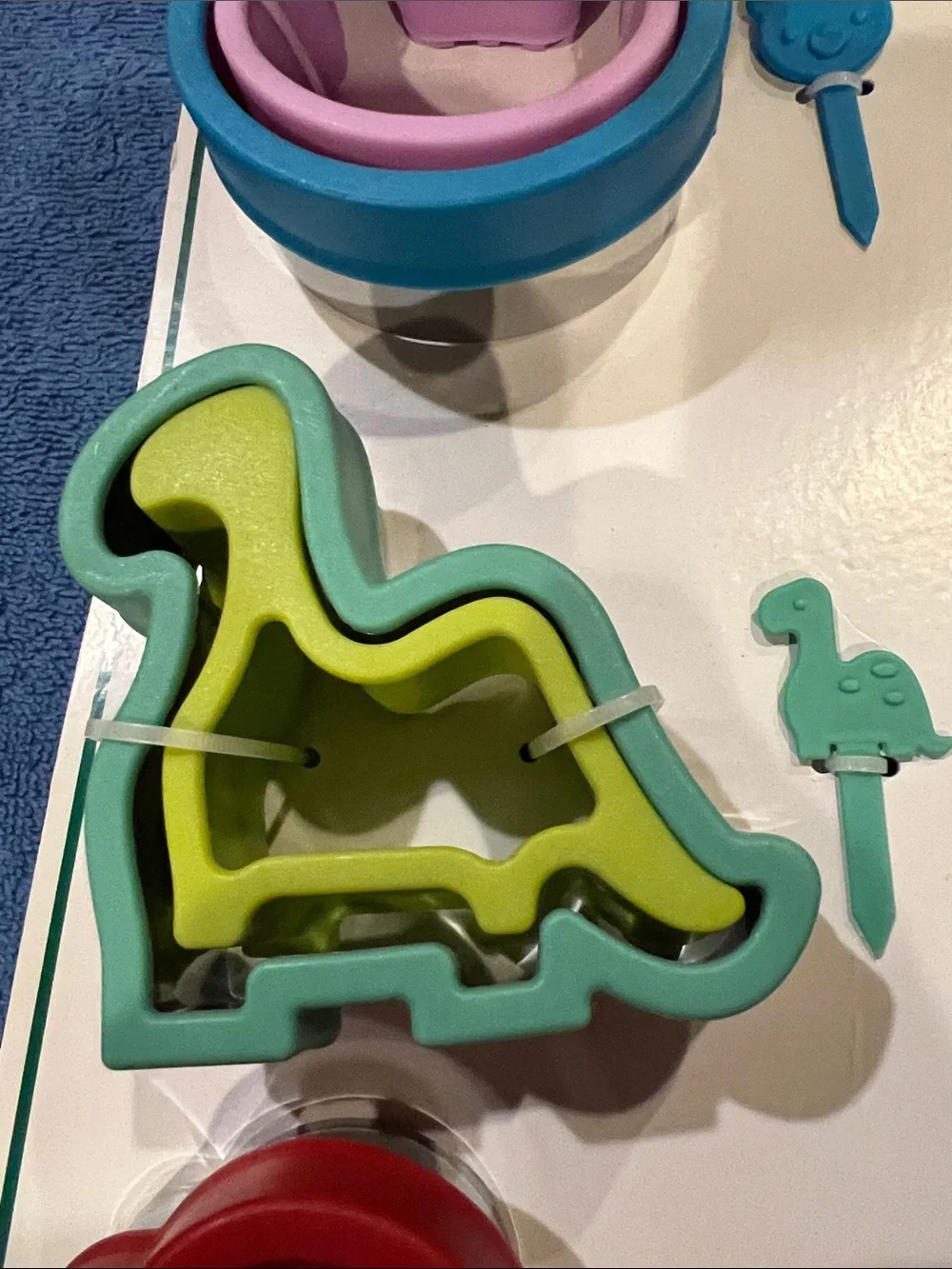 Kids Sandwich Cutter Set - Blue, Purple, Green, Red
